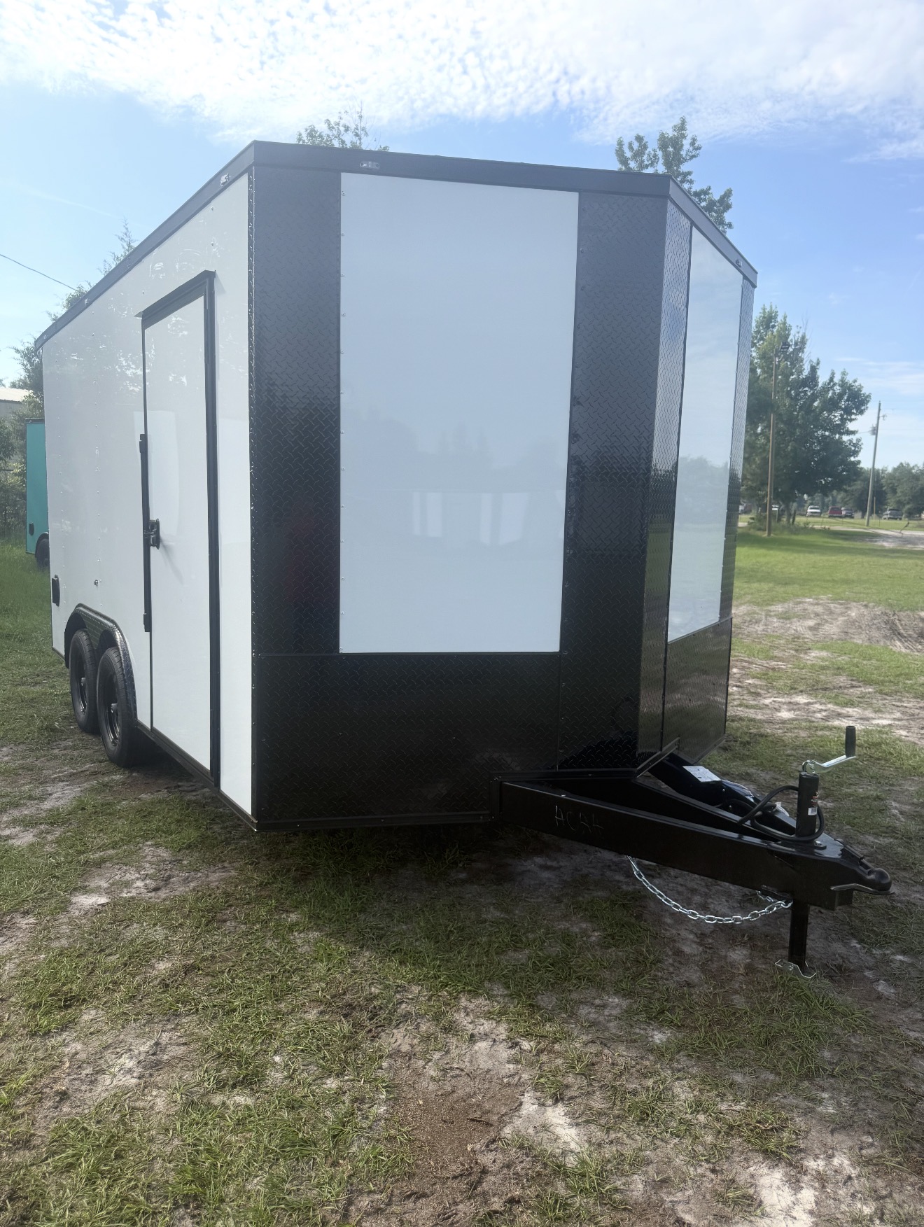 8.5×16 Tandem Axle Enclosed Trailer